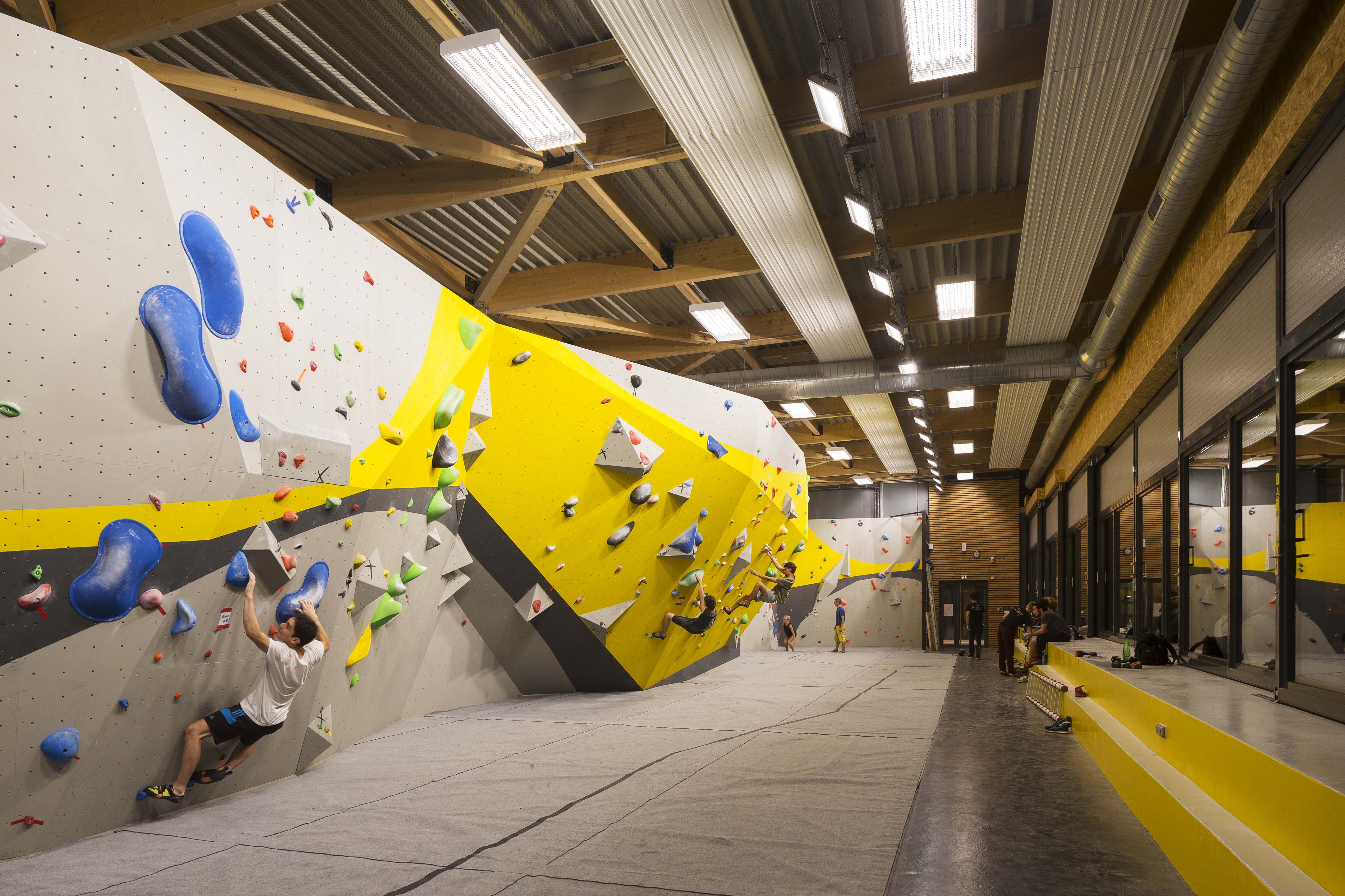 Salle de bloc d’escalade - image 9